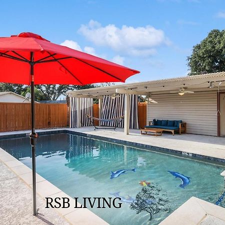 Spectacular 4Br 2,5Ba Holiday Home With Pool And Grill 캐럴턴 외부 사진